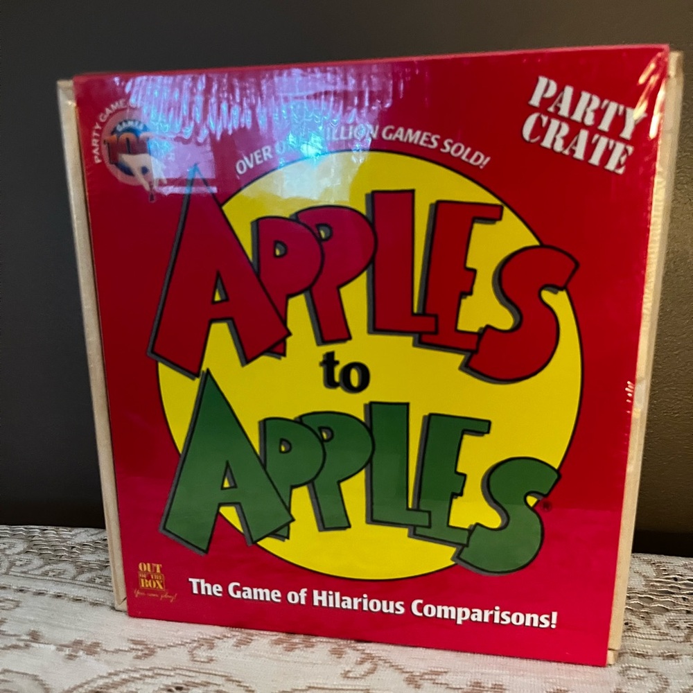 NEW Apples to Apples Party Crate Game in wooden box